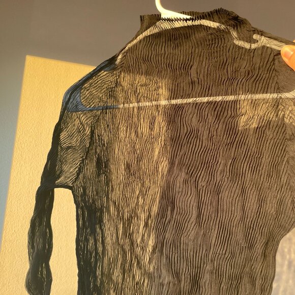 Issey Miyake black chiffon twist top, size 2 - Picture 8 of 9